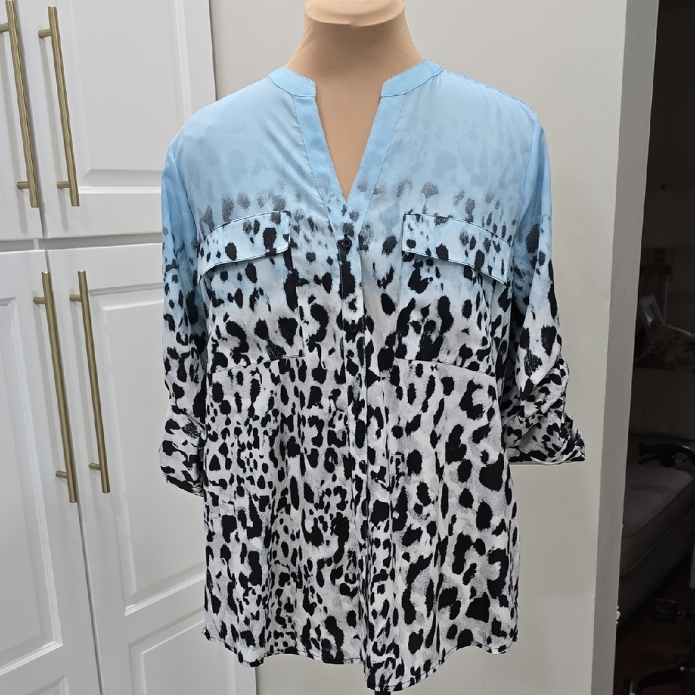 Calvin Klein Relaxed Blue and Black 3/4 Sleeve Button Down